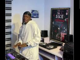 Celebrity Dj Starkeed – Facetime 12